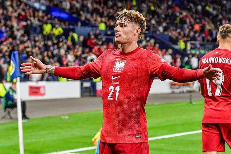 Nicola Zalewski zostaje w Rzymie!