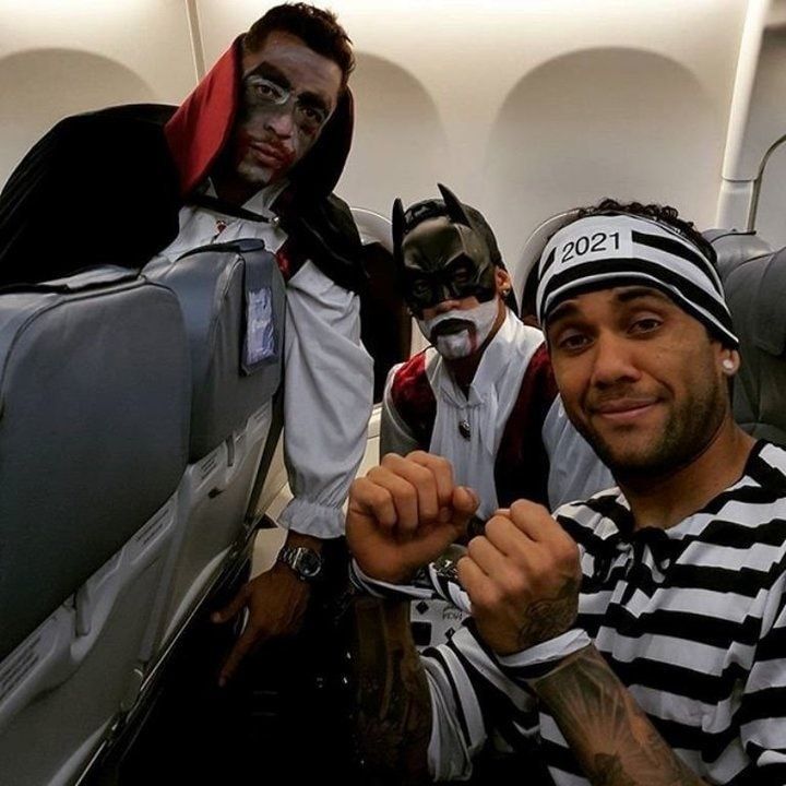 W 2015 roku Dani Alves przebrał się na Halloween za... więźnia 😱