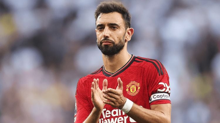 Środkowy pomocnik - Bruno Fernandes (Manchester United)