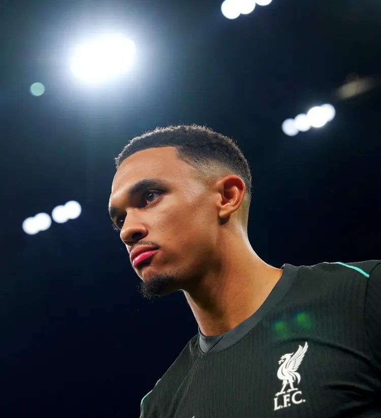 Trent Alexander-Arnold wykupi znany klub piłkarski?