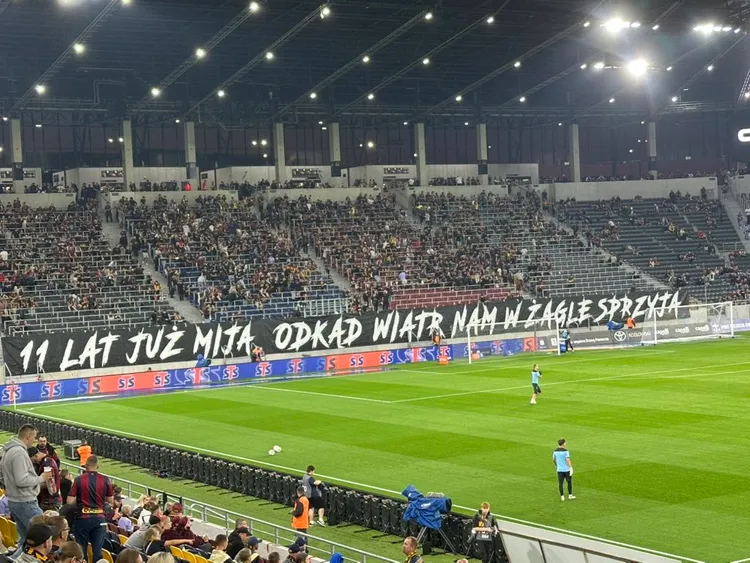 Oprawa kibiców Pogoni podczas meczu przeciwko Legii