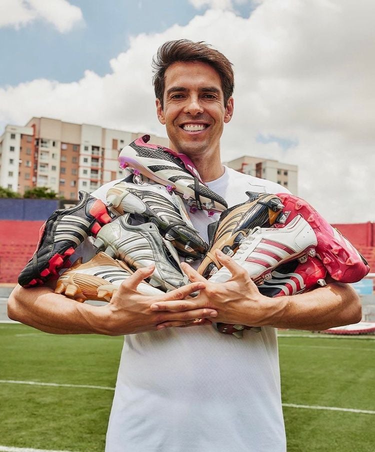 Kaka i jego kolekcja Predatorów