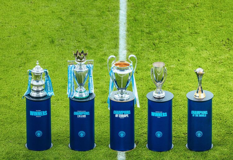 Manchester City zaprezentował 5 trofeów zdobytych w 2023 roku