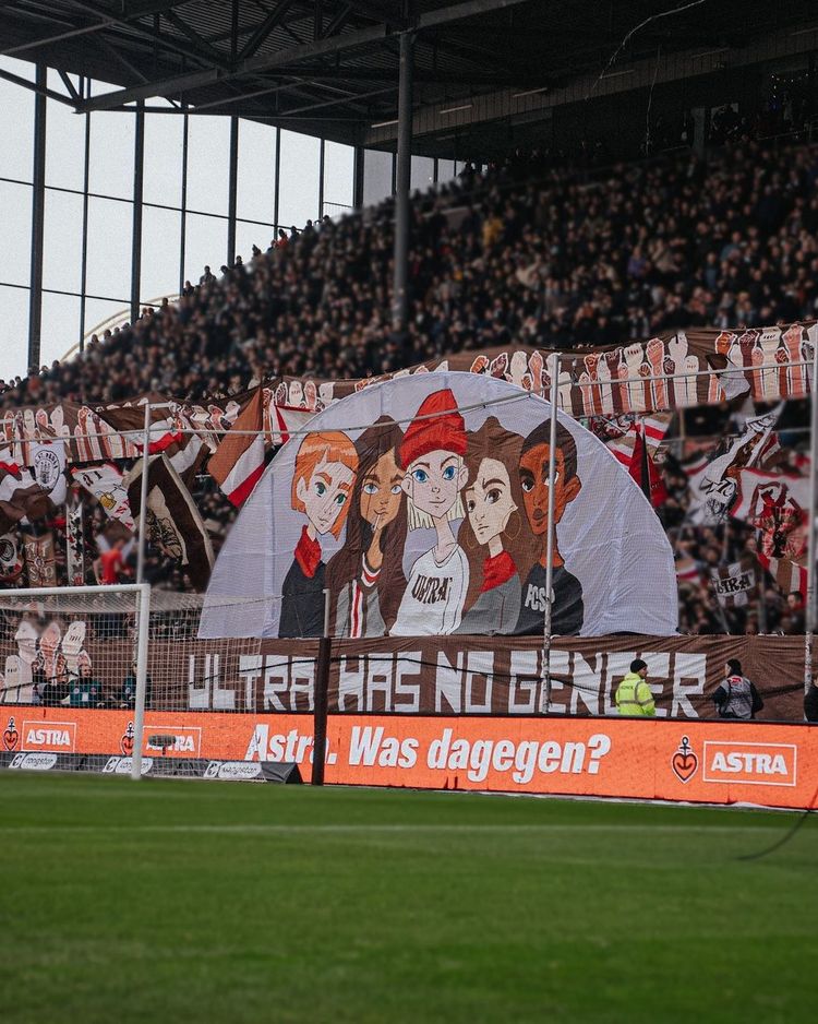 Oprawa FC St. Pauli z okazji Dnia Kobiet 