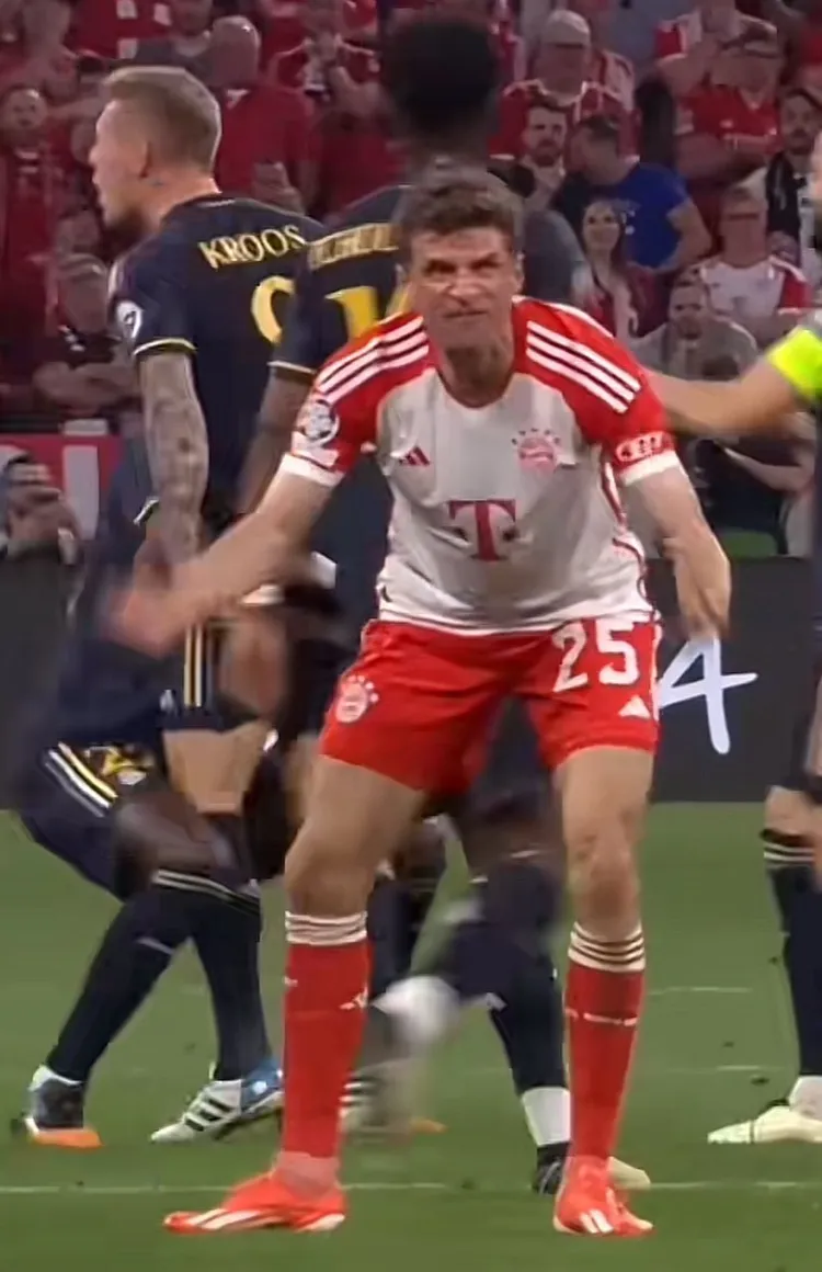 Wściekłość Mullera po golu Viniciusa na 1:0