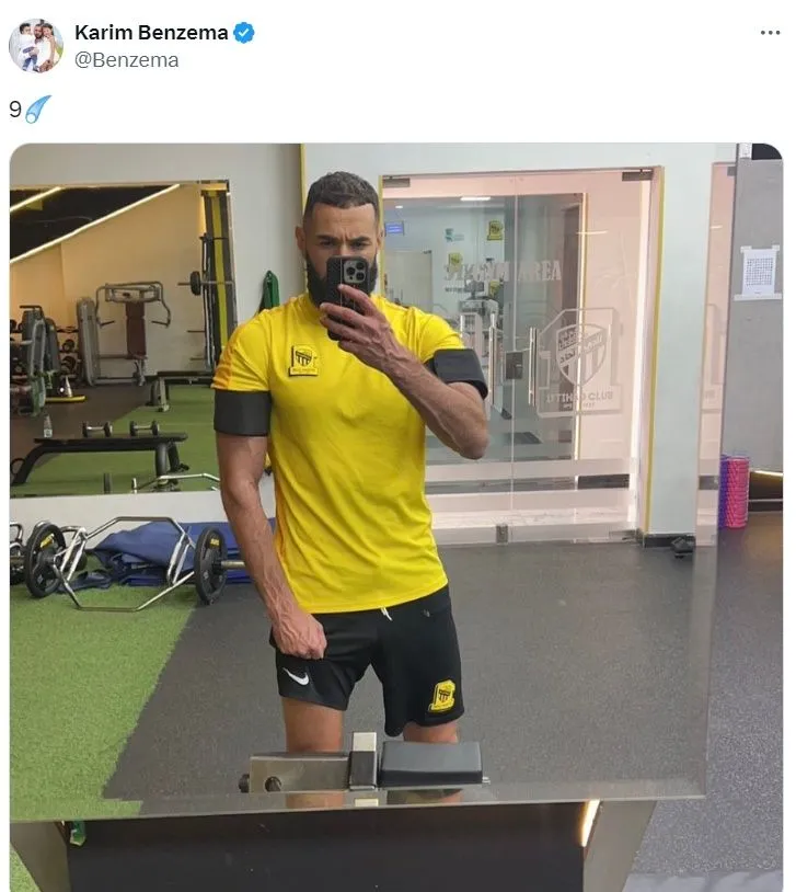 Karim Benzema wrzucił zdjęcie z siłowni 