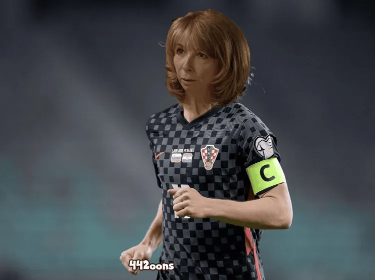 Luka Modrić w meczu z Hiszpanią